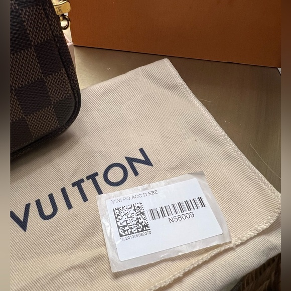 AUTHENTIC Louis Vuitton Mini Pochette Damier Ébène - Picture 3 of 10
